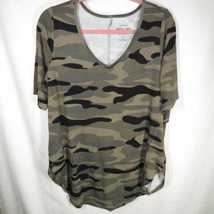 Torrid Plus Size 1X Super Soft Camouflage V-Neck Tee